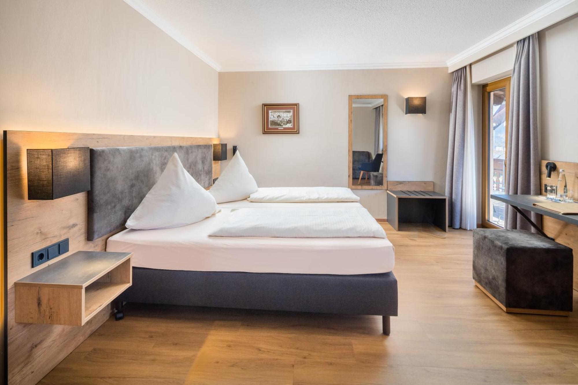 Hotel-Gasthof Huber Ebersberg Exteriör bild